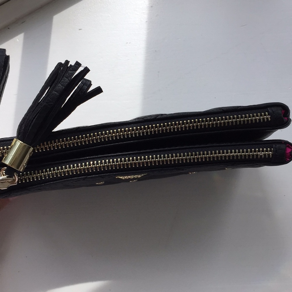 NWOT Juicy Couture black wristlet!! - Picture 3 of 6